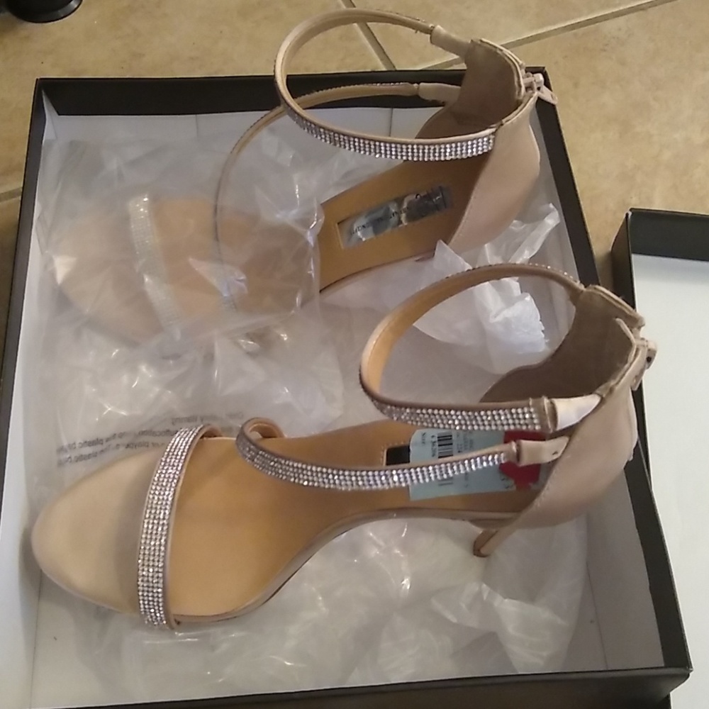 Inc heels with stones